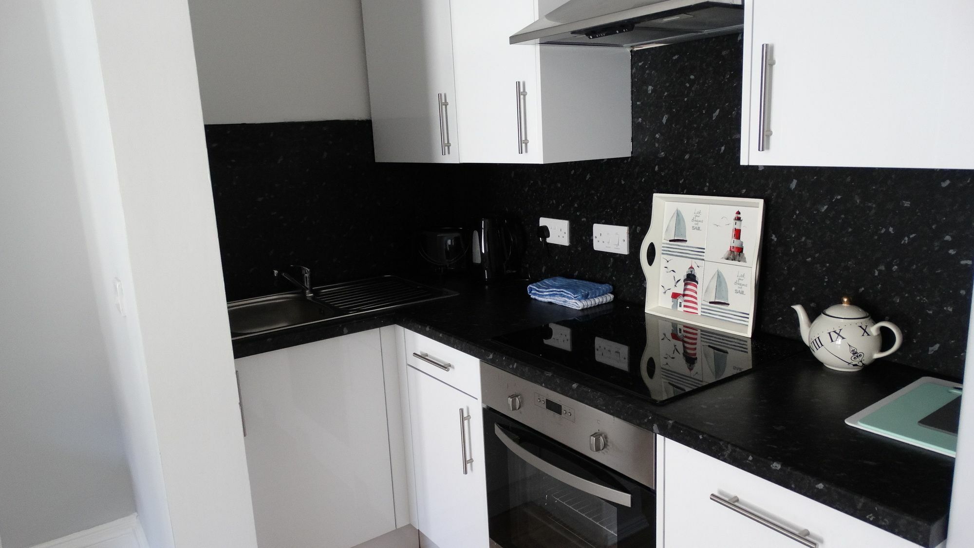Portum -John St Apartment เฮเลนส์บะระ ภายนอก รูปภาพ