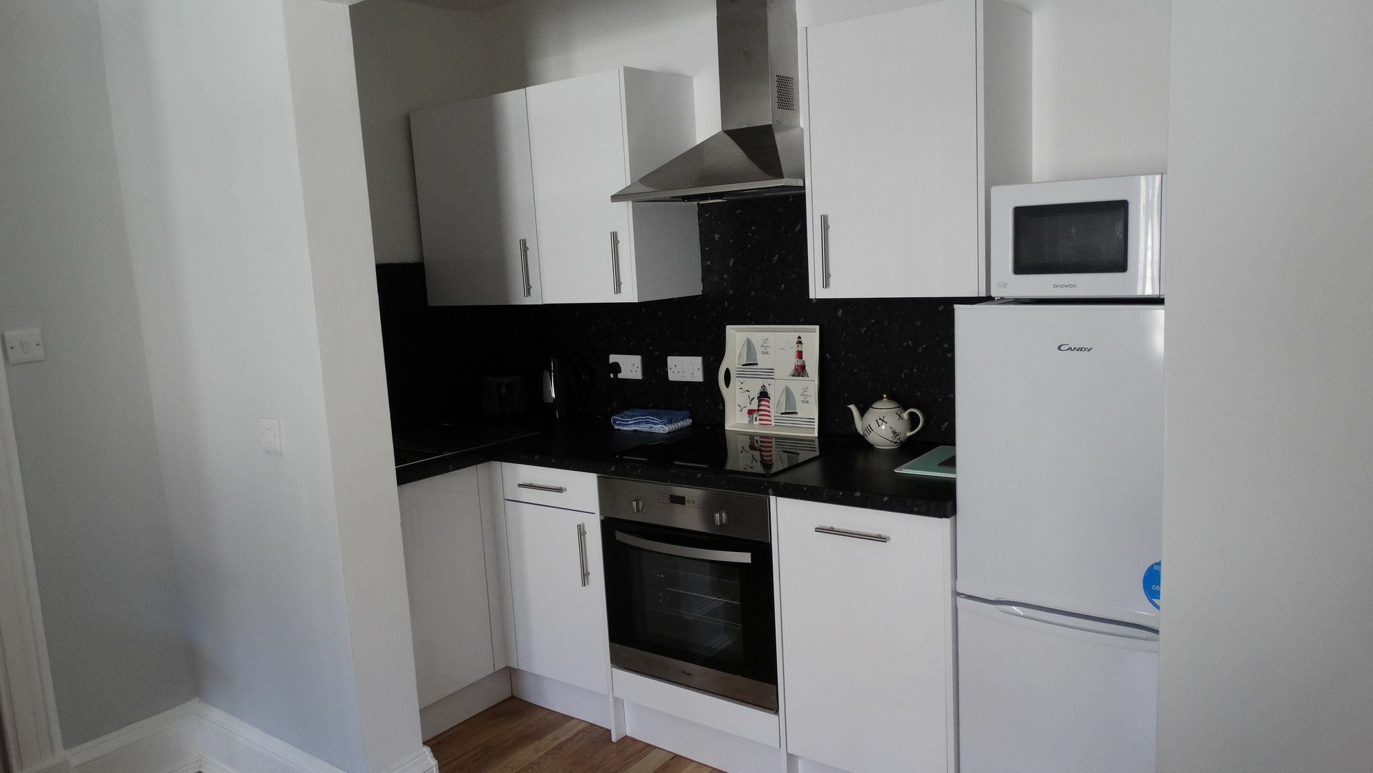 Portum -John St Apartment เฮเลนส์บะระ ภายนอก รูปภาพ